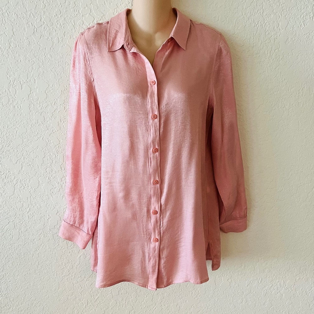 Chico’s Pink Subdued Shimmer Long Sleeve Top Side Slits Back Pleat Size Small